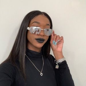 Meet your Posher, Sierra